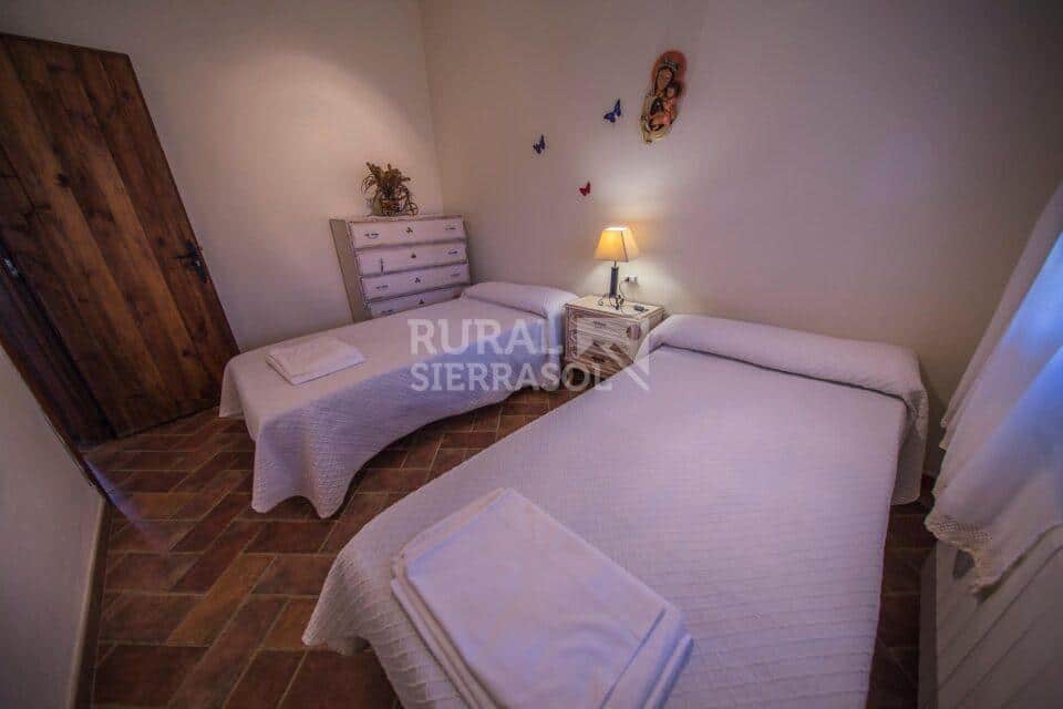 Camas individuales de casa rural en Benaoján (Málaga) referencia 4118