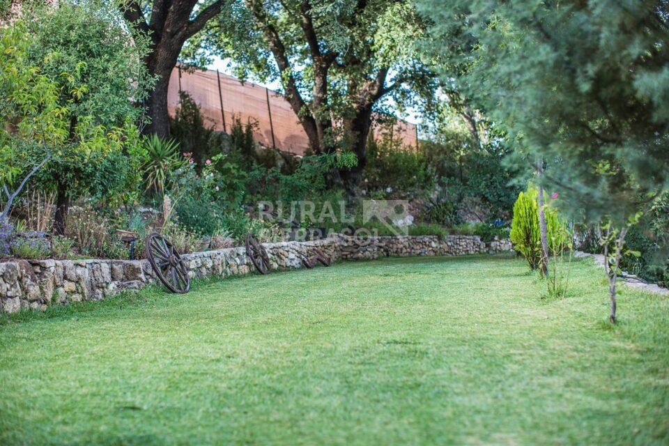Jardín de casa rural en Benaoján (Málaga) referencia 4118