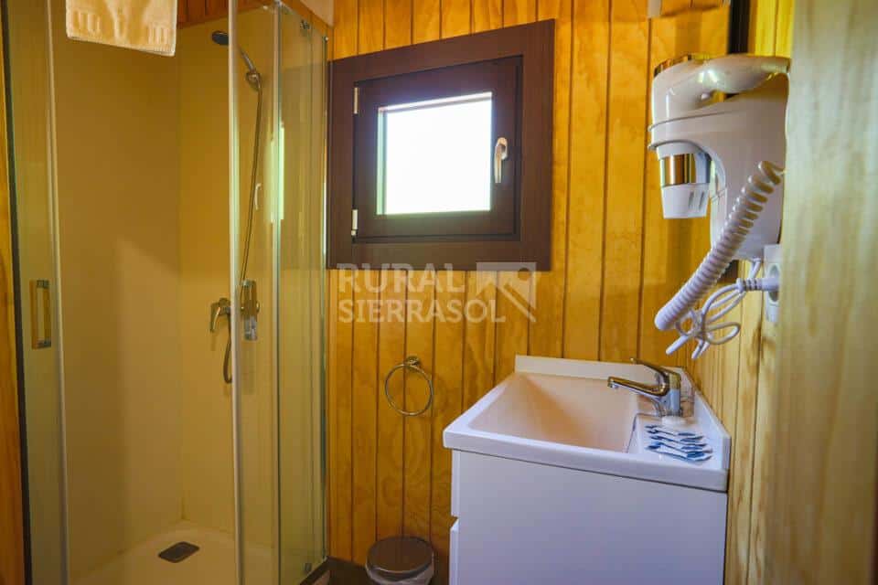 Baño de casa rural en Arroyo Frío (La Iruela, Jaén) referencia 4114