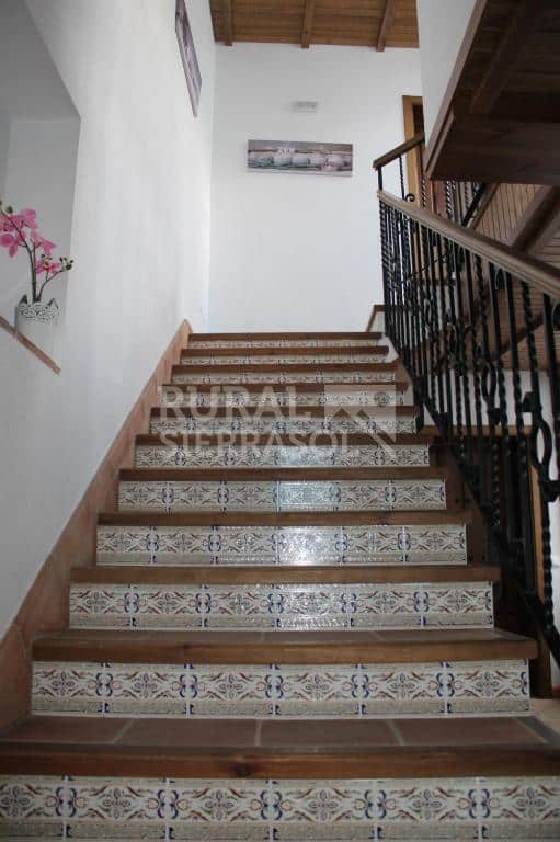 Escalera de casa rural en Júzcar (Málaga) referencia 3539