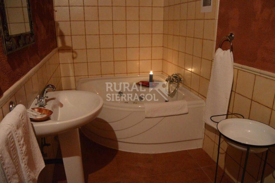 Baño romántico de casa rural en Algarinejo (Granada) referencia 0121