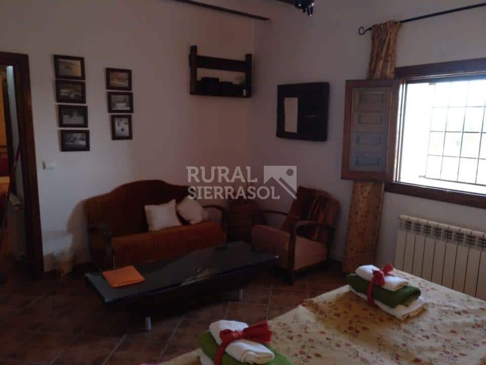 Sofá de casa rural en Freila (Granada) referencia 0223