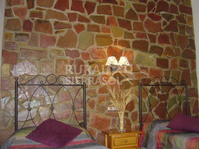 Cabeceros de camas de casa rural en Órgiva (Granada) referencia 1084