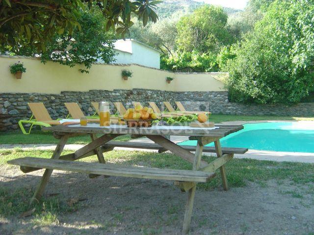 Mesa de piscina de casa rural en Órgiva (Granada) referencia 1084