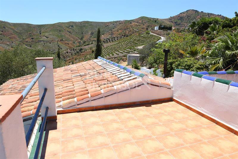 Azotea y tejado de casa rural en Cútar (Málaga) referencia 4126