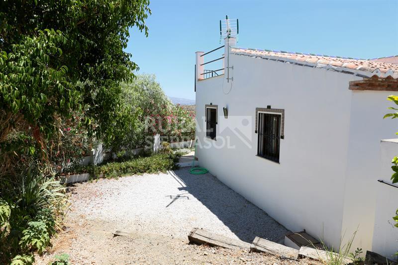 Exterior de casa rural en Cútar (Málaga) referencia 4126