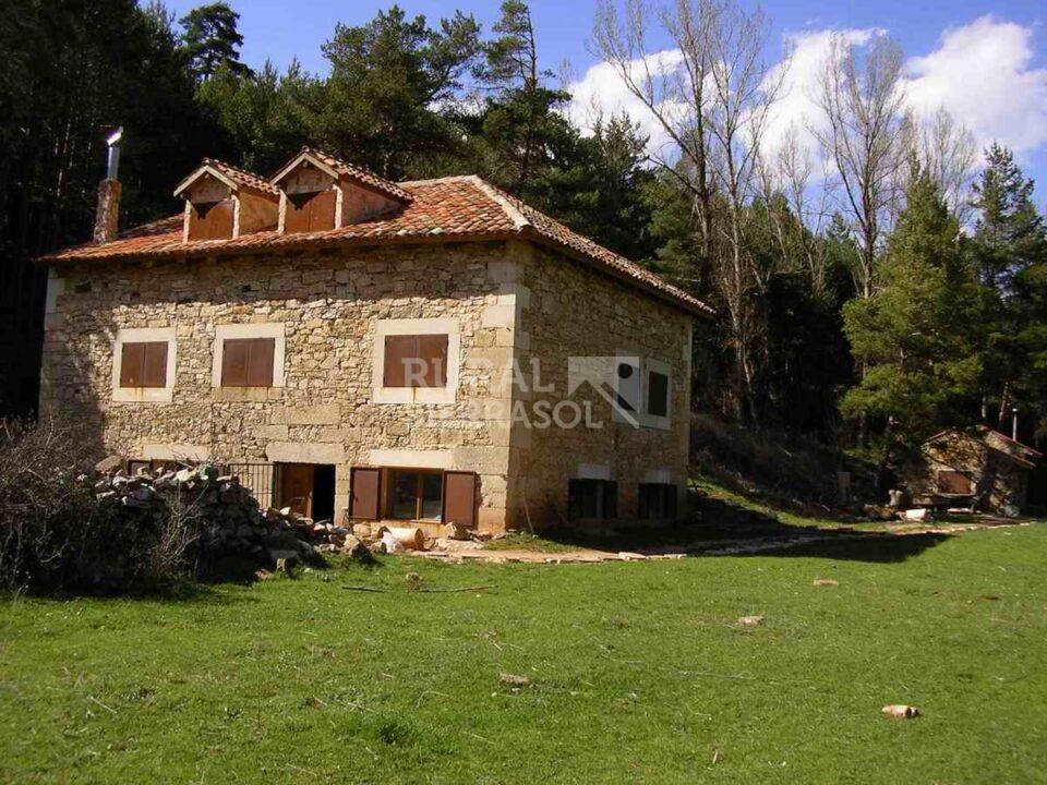 Exterior de casa rural en Galve de Sorbe (Guadalajara) referencia 4127