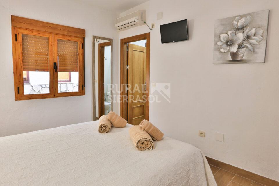 Habitación de matrimonio de casa rural en Arroyo Frío (La Iruela, Jaén) referencia 4124