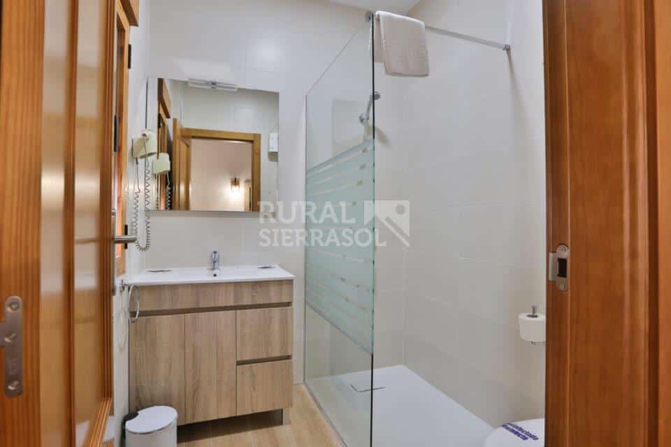 Baño de casa rural en Arroyo Frío (La Iruela, Jaén) referencia 4124