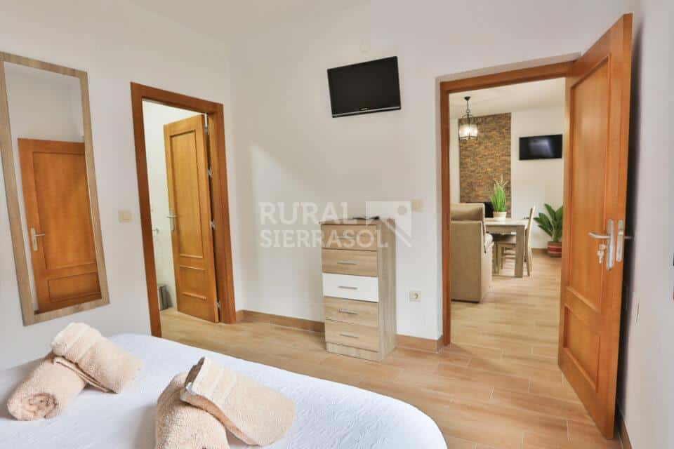 Habitación y salón de casa rural en Arroyo Frío (La Iruela, Jaén) referencia 4124