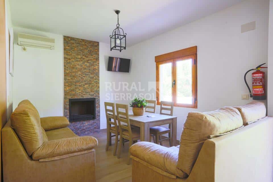 Comedor de casa rural en Arroyo Frío (La Iruela, Jaén) referencia 4124