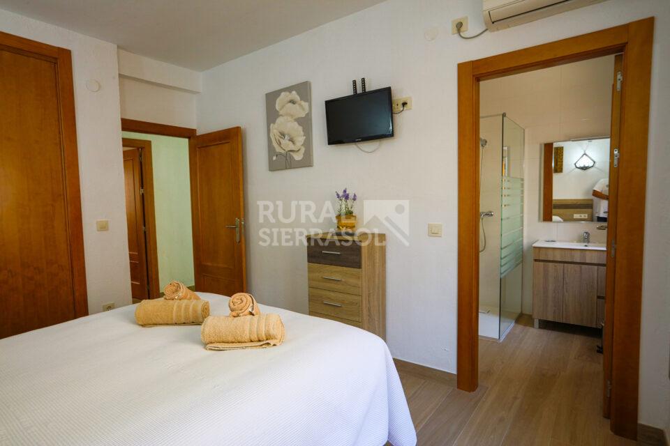 Habitación con baño de casa rural en Arroyo Frío (La Iruela, Jaén) referencia 4124