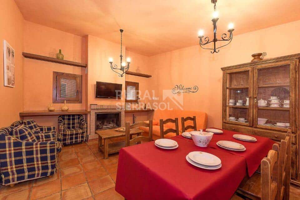 Confortable Casa Rural en Huétor de Santillán, con chimenea, calefacción y barbacoa - Imagen 2