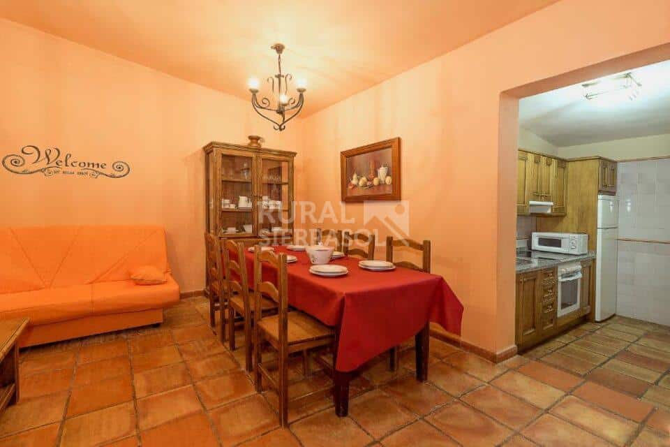 Confortable Casa Rural en Huétor de Santillán, con chimenea, calefacción y barbacoa - Imagen 3