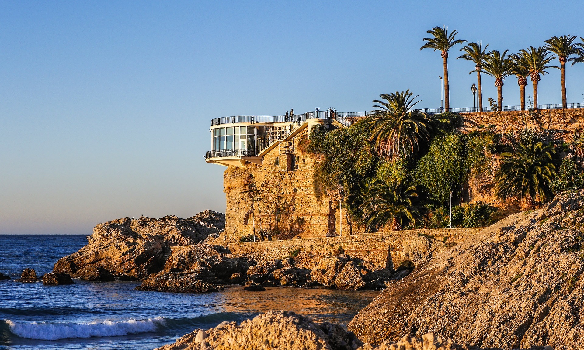 Balcón de Europa desde la playa