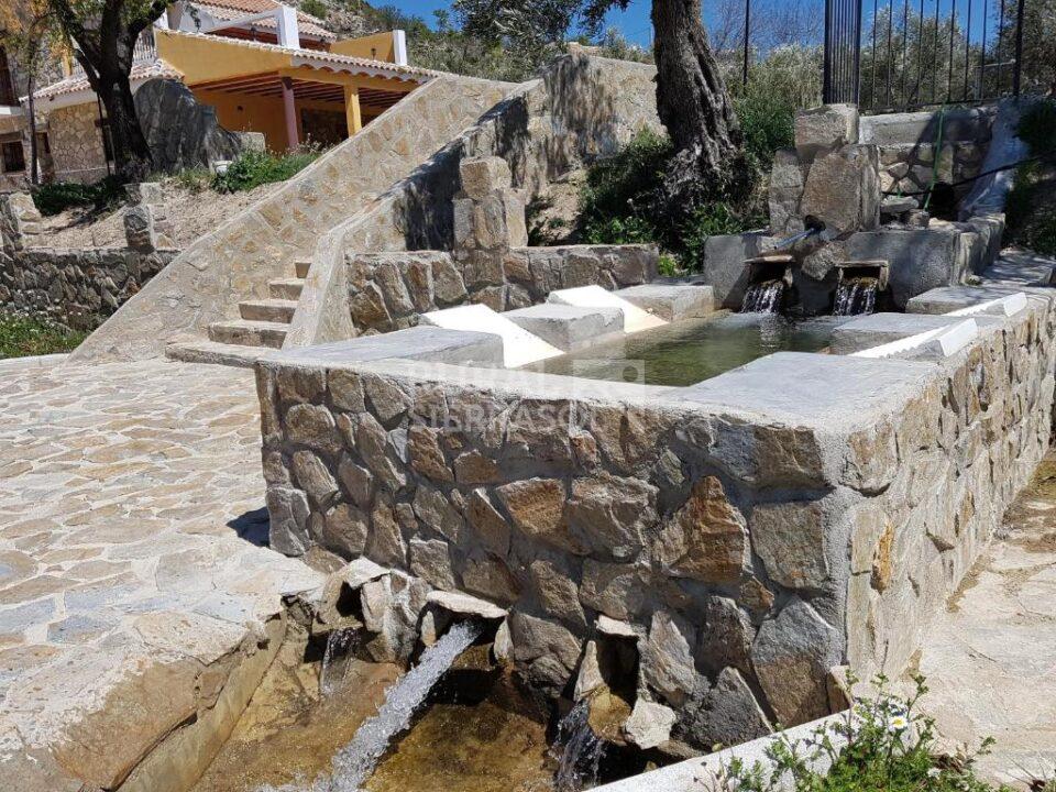 Fantástico Alojamiento Rural en Castril de la Peña con chimenea, barbacoa y wifi - Imagen 6