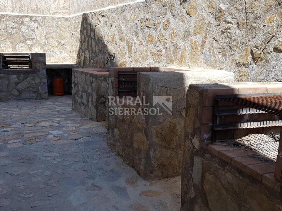 Fantástico Alojamiento Rural en Castril de la Peña con chimenea, barbacoa y wifi - Imagen 7
