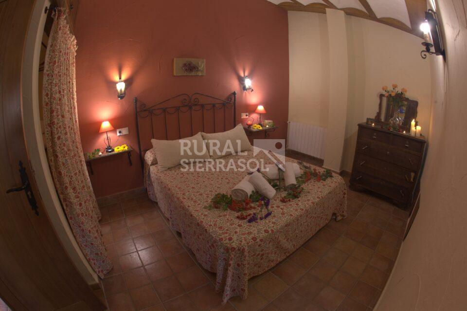 Magnífico alojamiento rural en Hinojares con piscina y bañera hidromasaje - Imagen 9