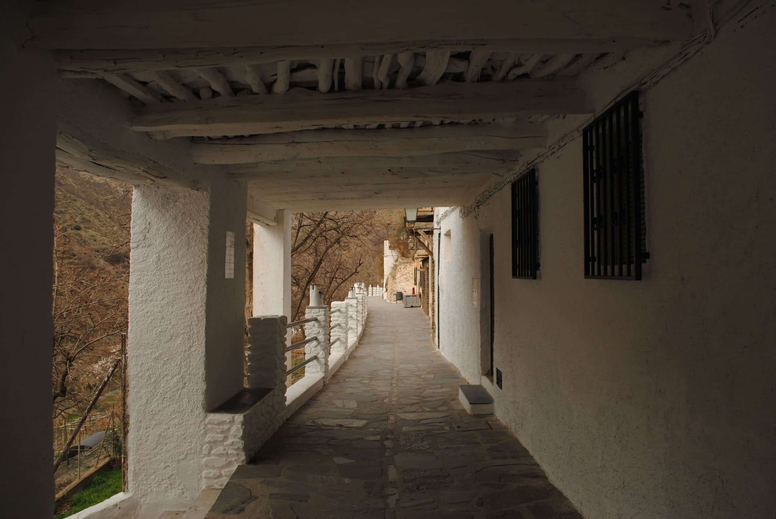 Vista del Paseo Federico García Lorca en Pampaneira