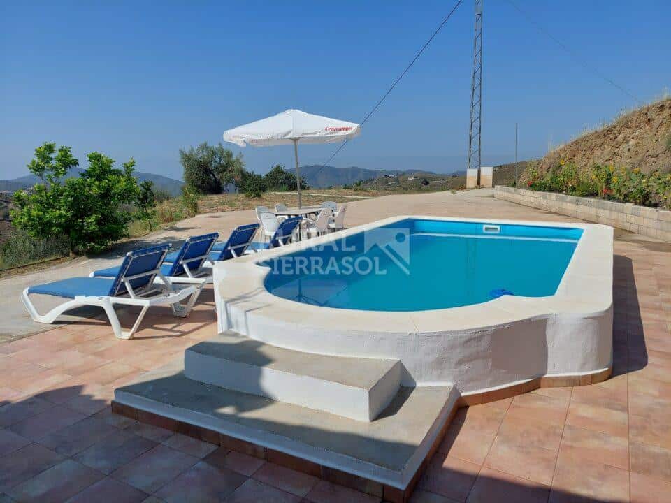 Casa Rural en Sedella, con piscina, barbacoa y bañera hidromasaje - Imagen 24