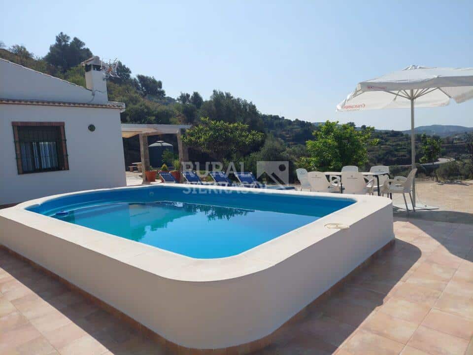 Casa Rural en Sedella, con piscina, barbacoa y bañera hidromasaje - Imagen 4