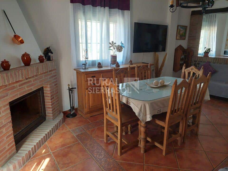Casa Rural en Sedella, con piscina, barbacoa y bañera hidromasaje - Imagen 5