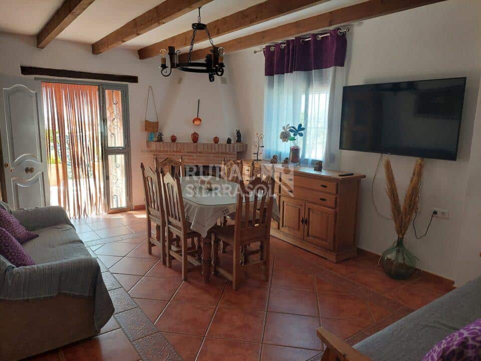 Casa Rural en Sedella, con piscina, barbacoa y bañera hidromasaje - Imagen 7