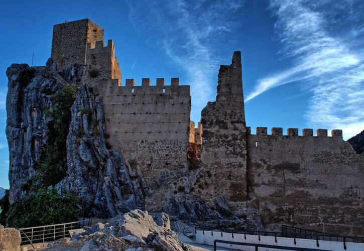 Castillo de La Iruela, su historia y cómo es