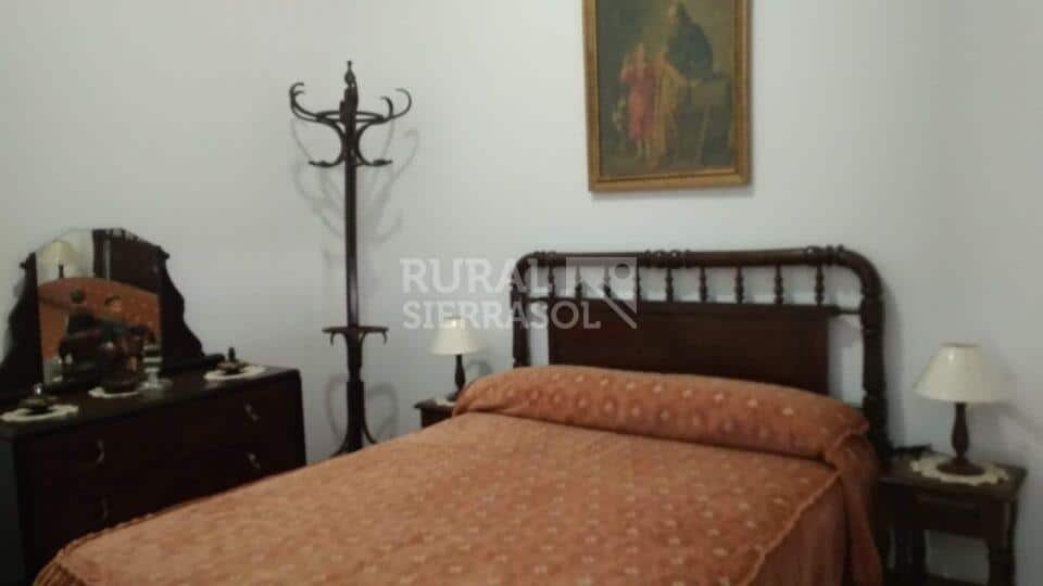 Dormitorio de matrimonio de Casa rural en Benaoján (Málaga)-4138