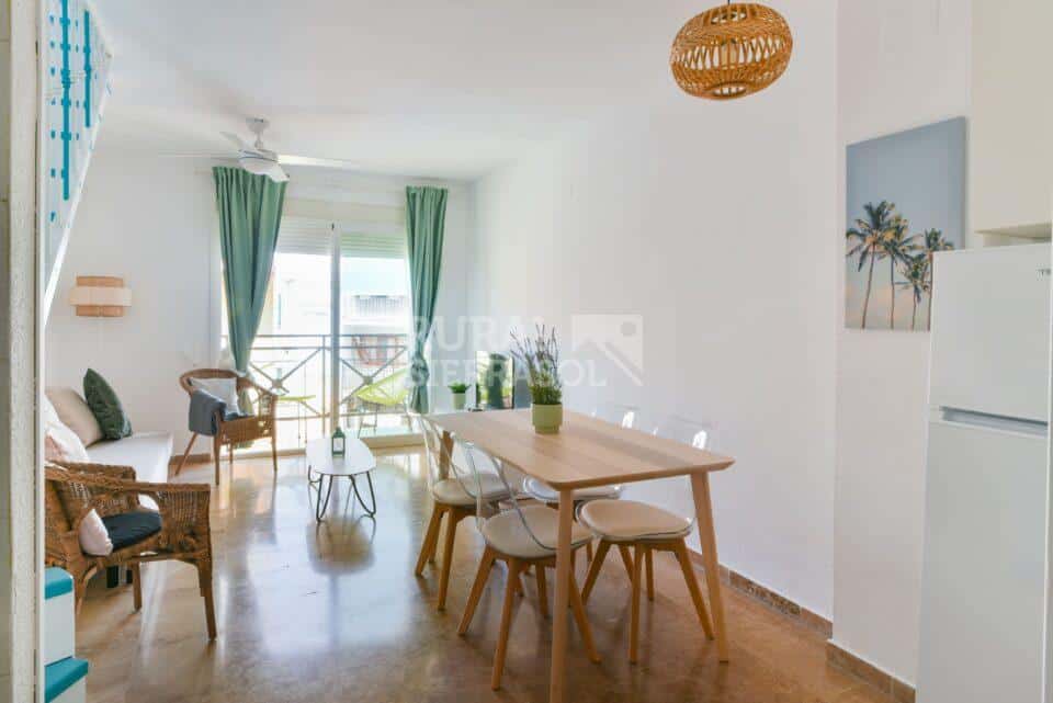 Salón y terraza de Apartamento turístico en Torremolinos (Málaga)-4142