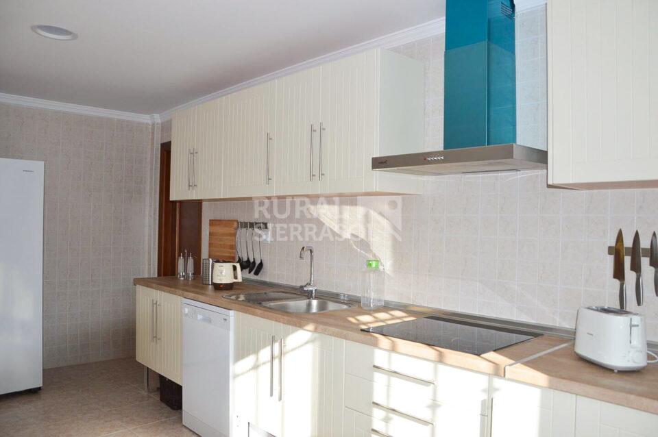 Cocina de Casa rural en Chilches (Vélez-Málaga)- Málaga-4141
