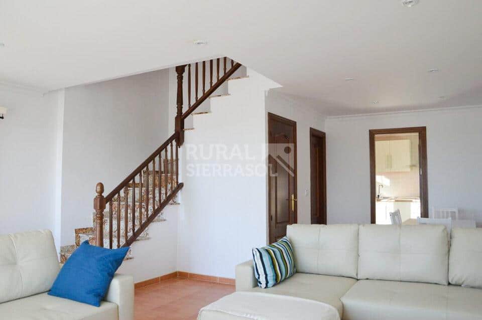 Salón y escalera de Casa rural en Chilches (Vélez-Málaga)- Málaga-4141