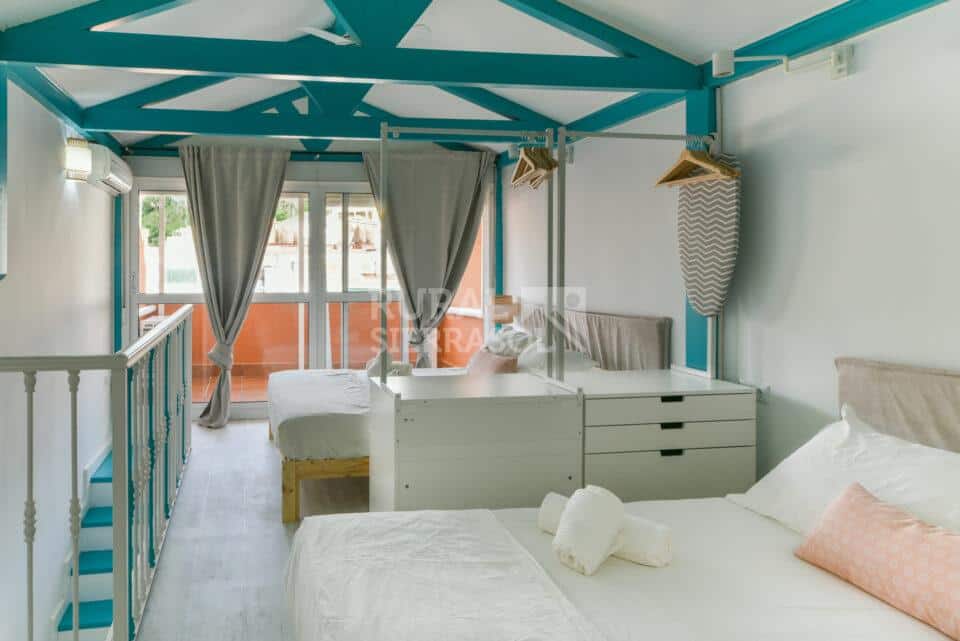 Dormitorio con dos camas dobles en Apartamento turístico en Torremolinos (Málaga)-4142