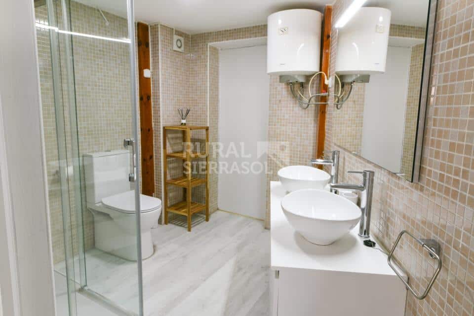 Lavabo en baño de Apartamento turístico en Torremolinos (Málaga)-4142