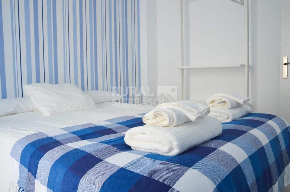 Habitación con cama doble de Casa rural en Chilches - Vélez Málaga (Málaga)-4140