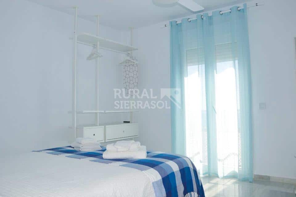 Habitación con cama de matrimonio de Casa rural en Chilches - Vélez Málaga (Málaga)-4140