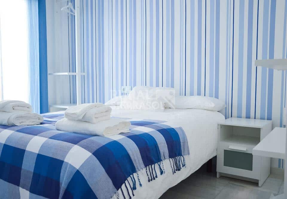 Dormitorio con cama de matrimonio de Casa rural en Chilches - Vélez Málaga (Málaga)-4140