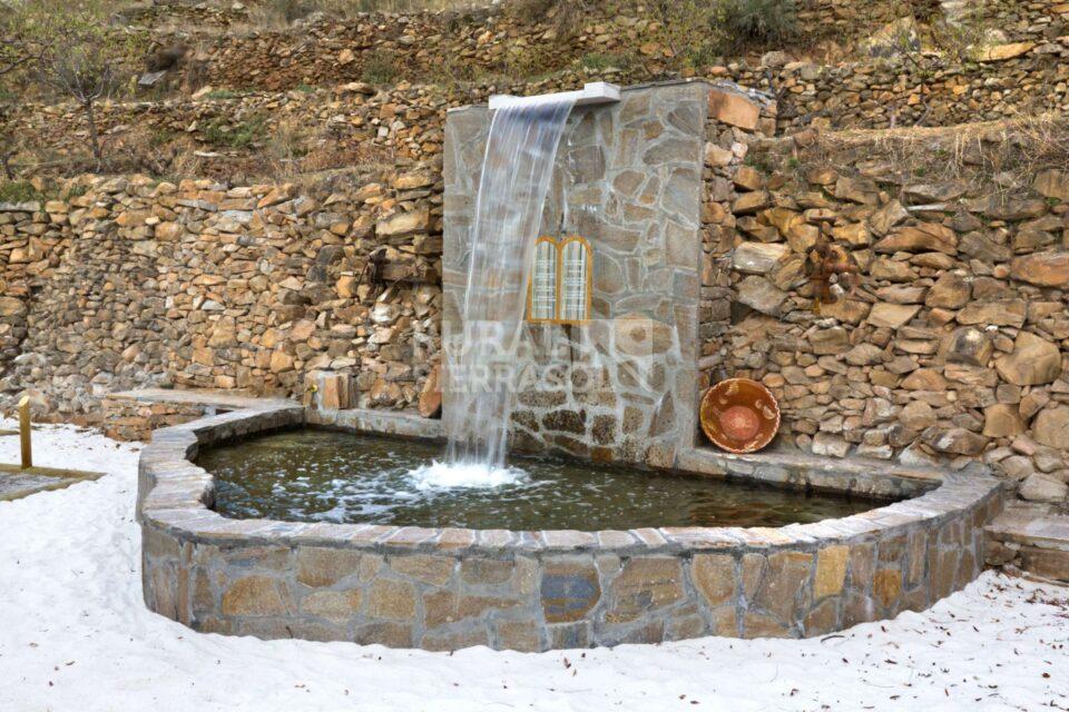 Fuente de Casa rural en Laroya (Almería)-4144