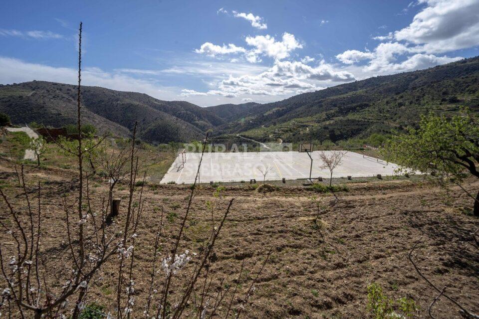 Campo de fútbol sala y vistas de Casa rural en Laroya (Almería)-4144