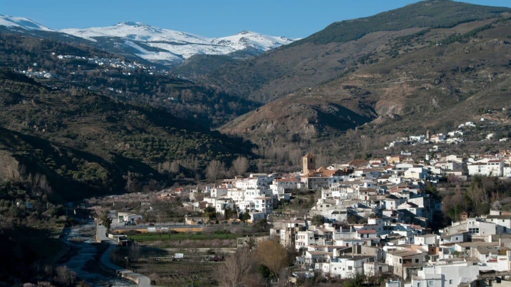 Valle del Guadalfeo (Cádiar primero y al fondo Bérchules)