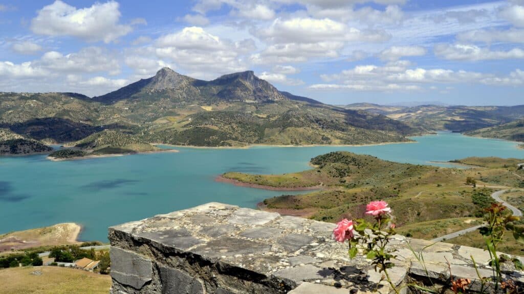 Vista panorámica del Embalse de Zahara de la Sierra-Rural Sierra Sol