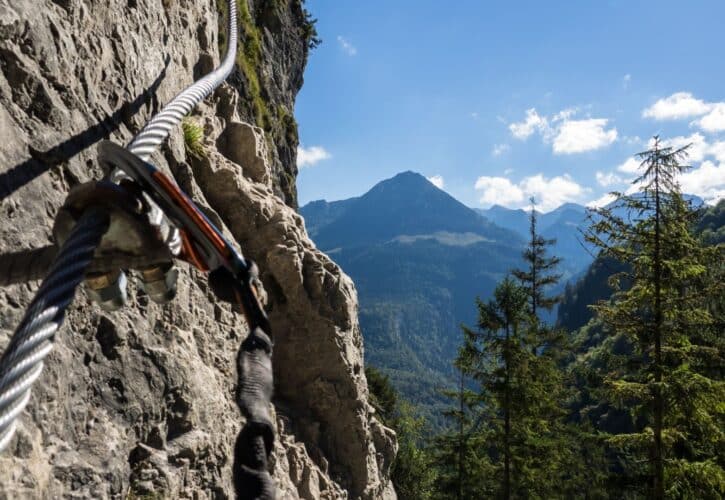 Aventura en la Sierra de Cazorla: escalada y espeleología